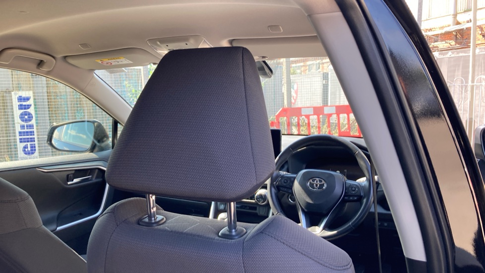 Toyota RAV4 2.5 VVT-i Hybrid Design 5dr CVT 2WD Hybrid Estate - Image 19