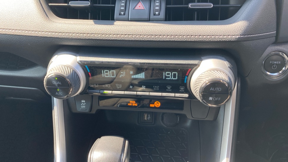 Toyota RAV4 2.5 VVT-i Hybrid Design 5dr CVT 2WD Hybrid Estate - Image 34
