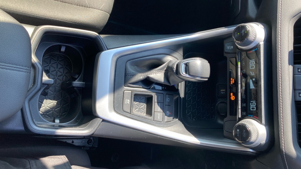 Toyota RAV4 2.5 VVT-i Hybrid Design 5dr CVT 2WD Hybrid Estate - Image 37