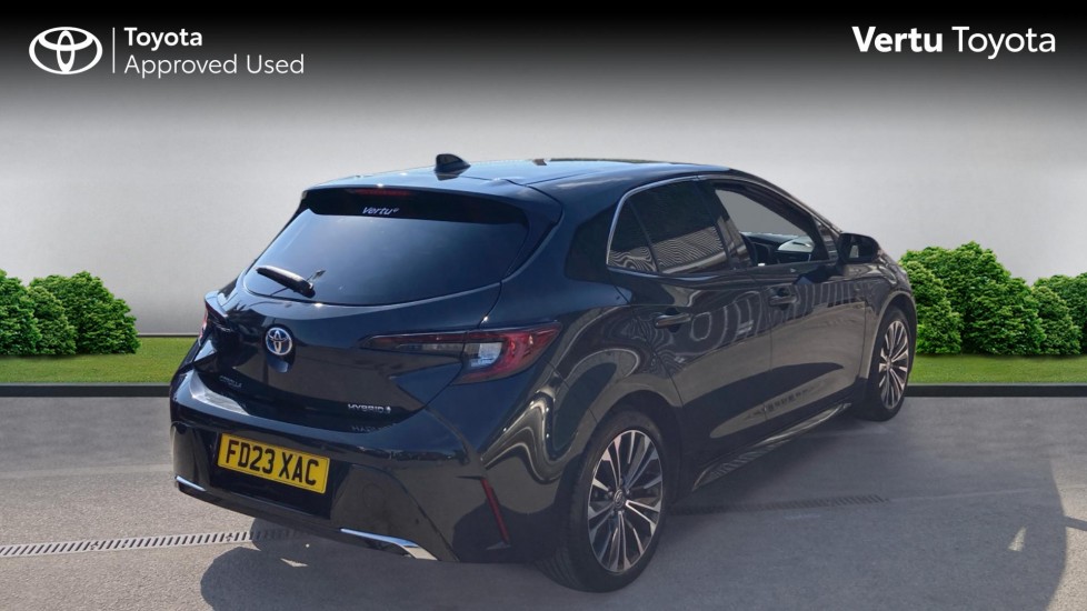 Toyota Corolla 2.0 Hybrid Design 5dr CVT Hybrid Hatchback - Image 2