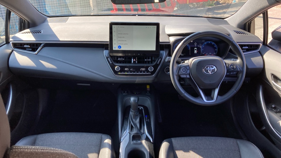 Toyota Corolla 2.0 Hybrid Design 5dr CVT Hybrid Hatchback - Image 6