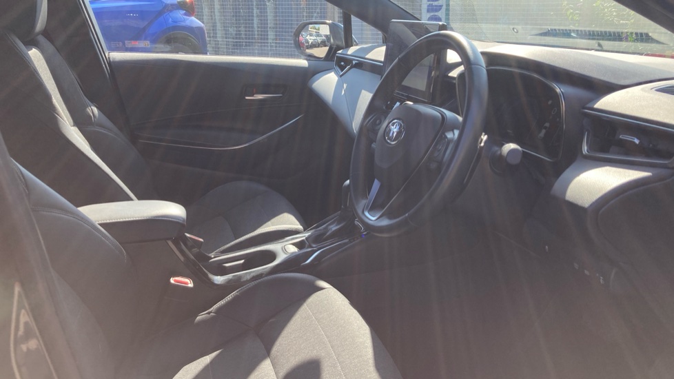 Toyota Corolla 2.0 Hybrid Design 5dr CVT Hybrid Hatchback - Image 12