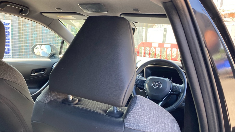 Toyota Corolla 2.0 Hybrid Design 5dr CVT Hybrid Hatchback - Image 19