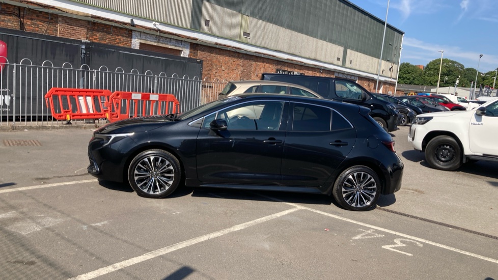 Toyota Corolla 2.0 Hybrid Design 5dr CVT Hybrid Hatchback - Image 24