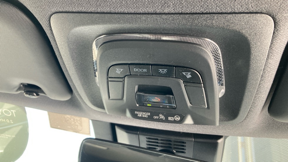 Toyota Corolla 2.0 Hybrid Design 5dr CVT Hybrid Hatchback - Image 51