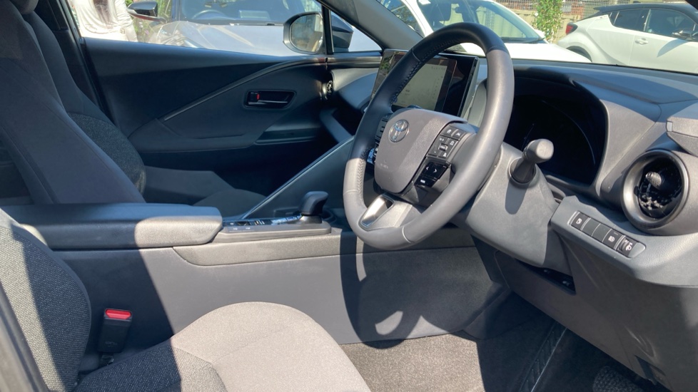 Toyota C-HR 1.8 Hybrid Icon 5dr CVT Hybrid Hatchback - Image 12