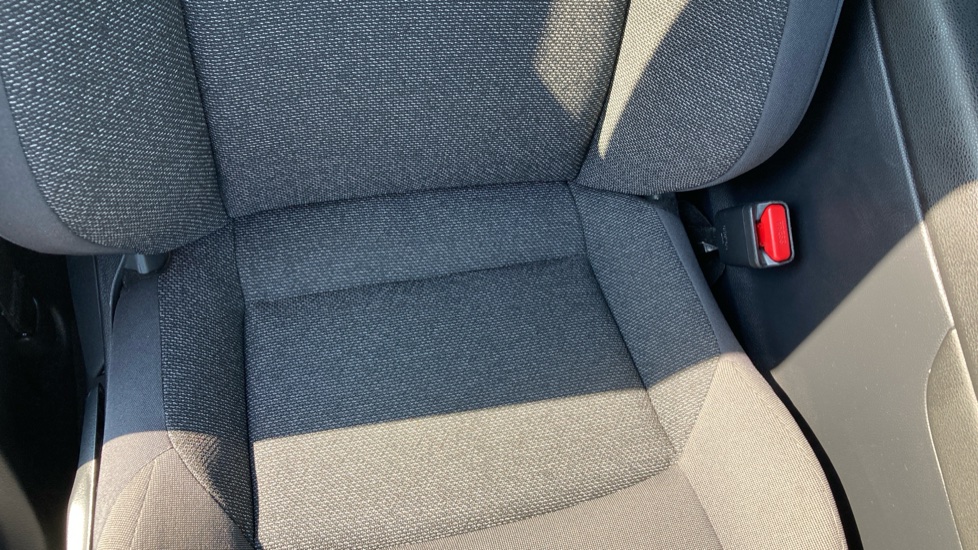 Toyota C-HR 1.8 Hybrid Icon 5dr CVT Hybrid Hatchback - Image 14