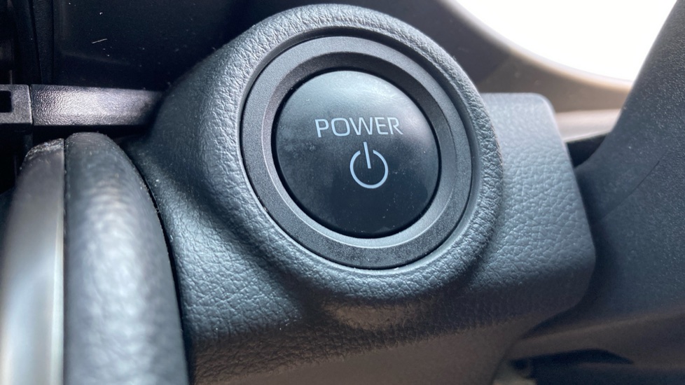 Toyota C-HR 1.8 Hybrid Icon 5dr CVT Hybrid Hatchback - Image 16