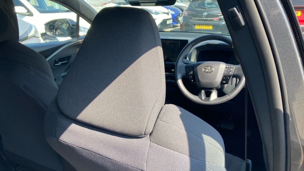 Toyota C-HR 1.8 Hybrid Icon 5dr CVT Hybrid Hatchback - Image 19
