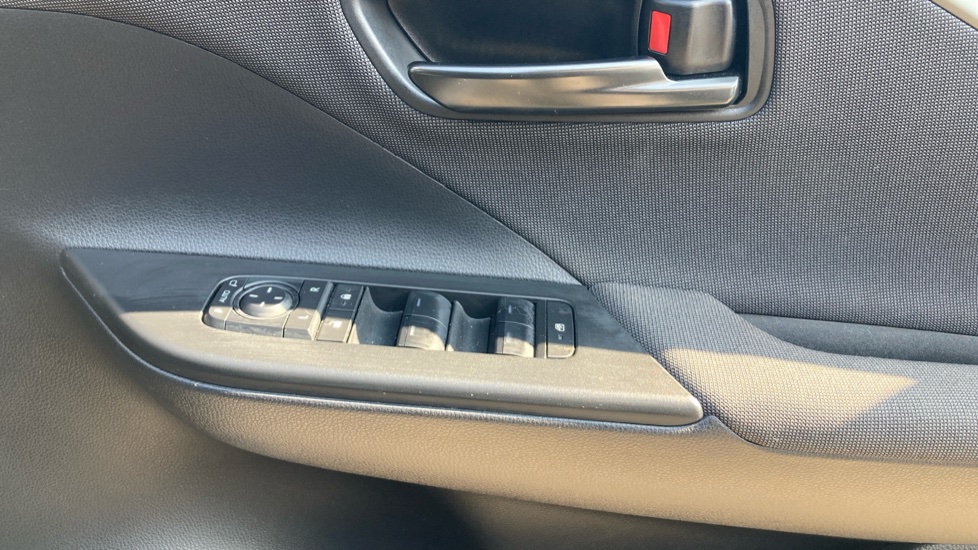 Toyota C-HR 1.8 Hybrid Icon 5dr CVT Hybrid Hatchback - Image 20