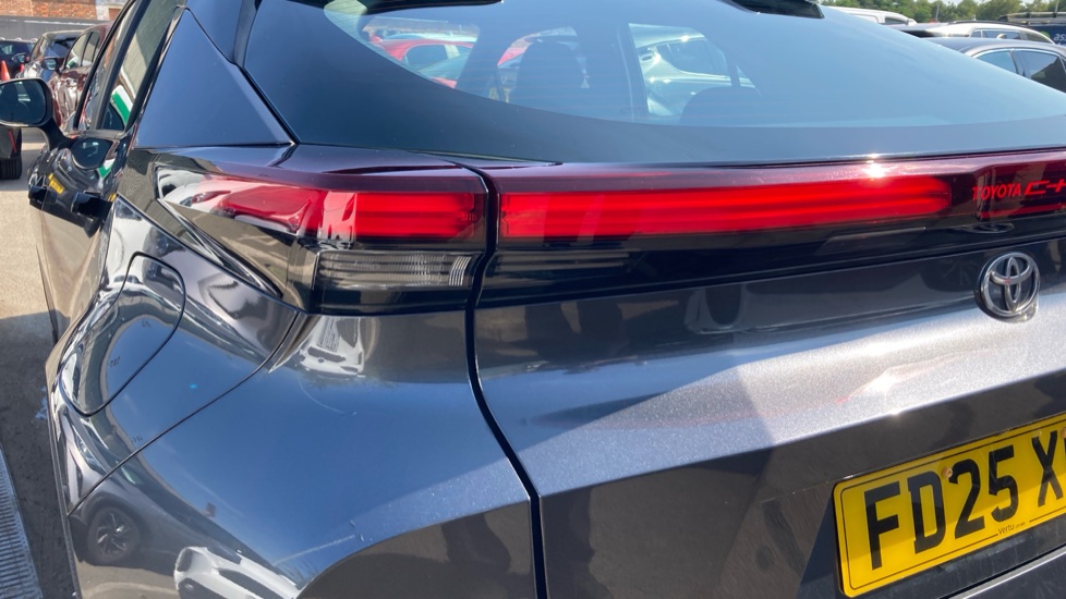 Toyota C-HR 1.8 Hybrid Icon 5dr CVT Hybrid Hatchback - Image 21