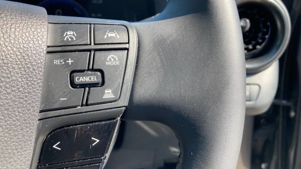Toyota C-HR 1.8 Hybrid Icon 5dr CVT Hybrid Hatchback - Image 30