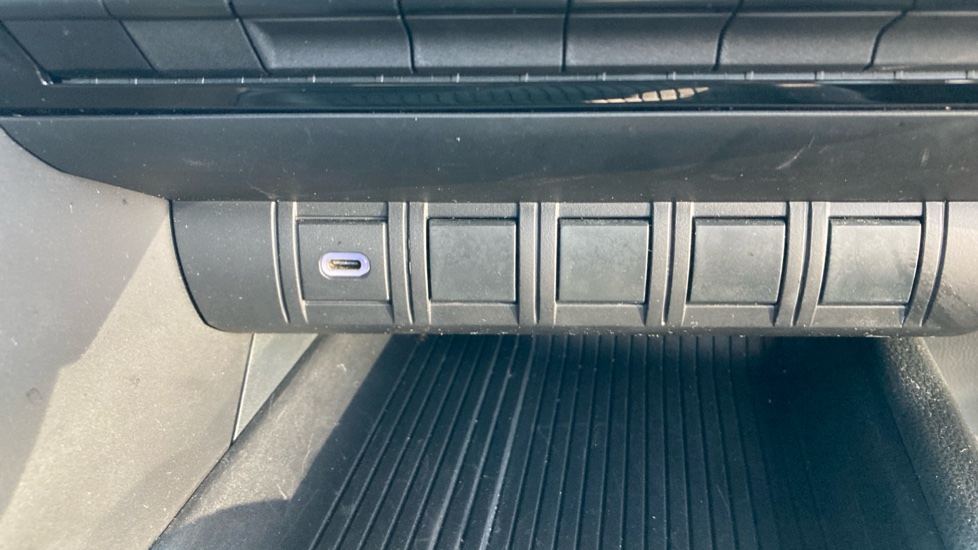 Toyota C-HR 1.8 Hybrid Icon 5dr CVT Hybrid Hatchback - Image 41
