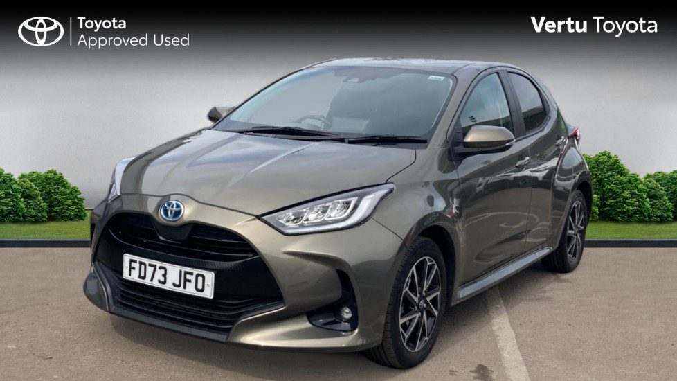 Toyota Yaris 1.5 Hybrid Design 5dr CVT Hybrid Hatchback - Image 3