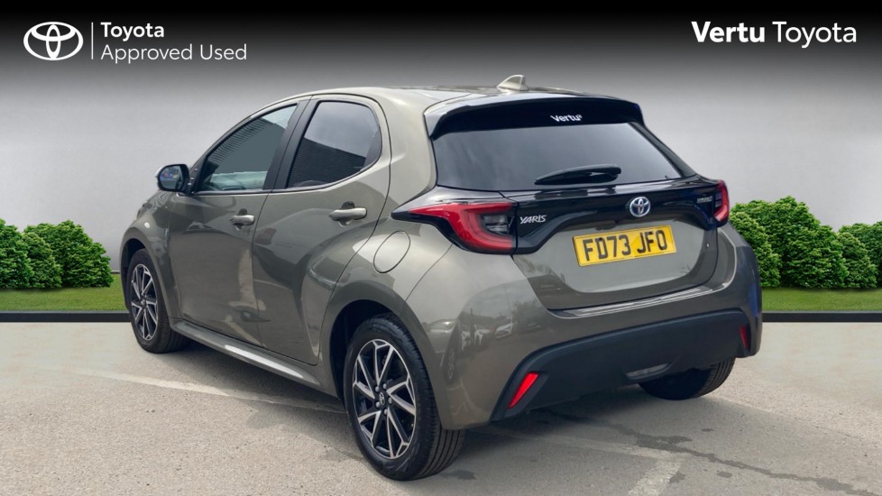 Toyota Yaris 1.5 Hybrid Design 5dr CVT Hybrid Hatchback - Image 4