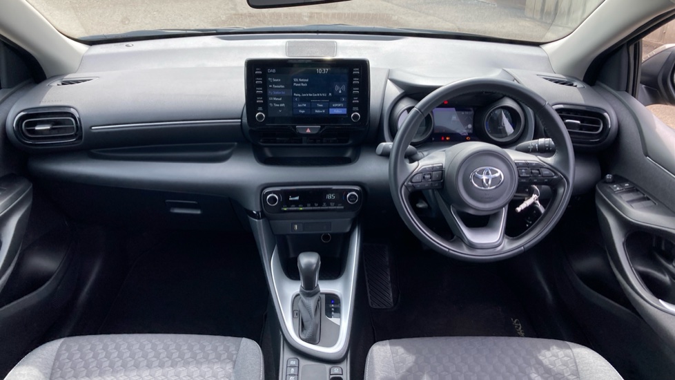 Toyota Yaris 1.5 Hybrid Design 5dr CVT Hybrid Hatchback - Image 6