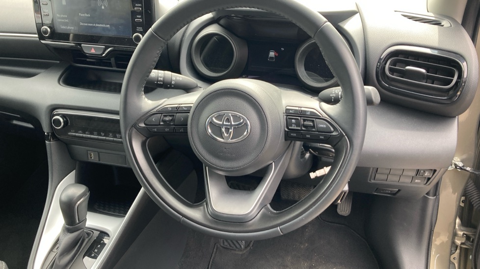 Toyota Yaris 1.5 Hybrid Design 5dr CVT Hybrid Hatchback - Image 10