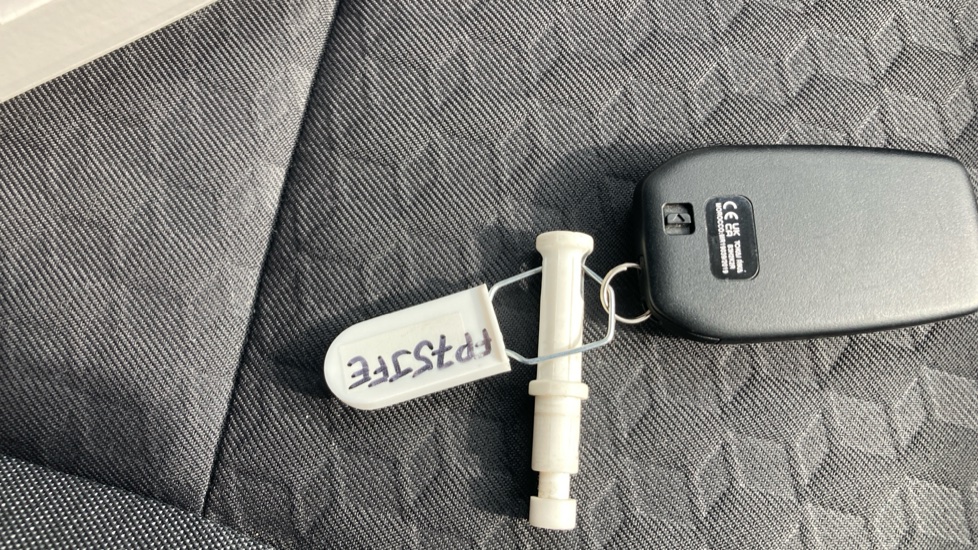 Toyota Yaris 1.5 Hybrid Design 5dr CVT Hybrid Hatchback - Image 28