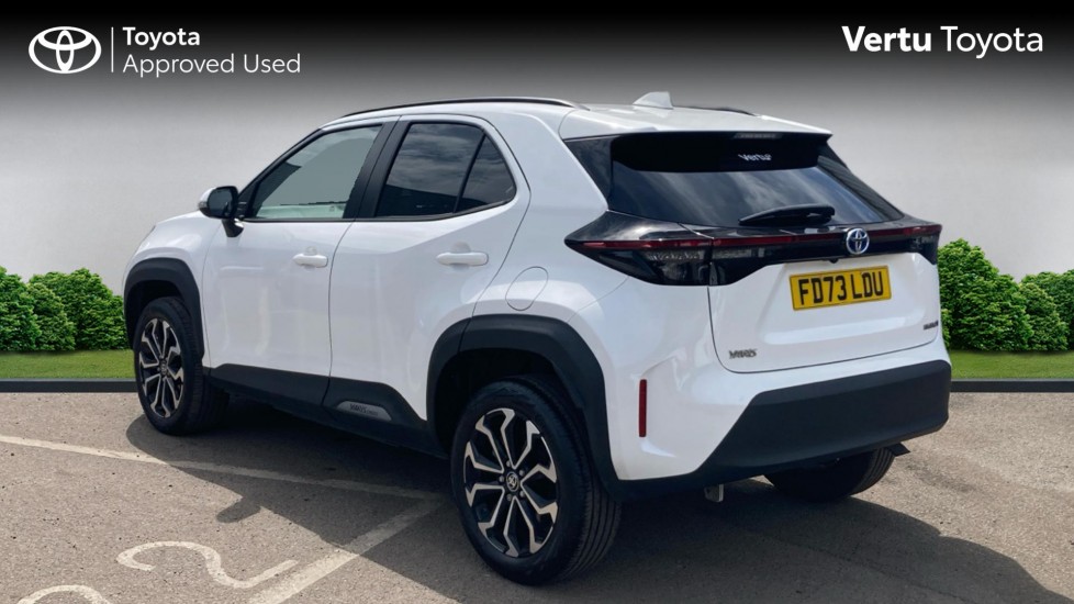 Toyota Yaris Cross 1.5 Hybrid Design 5dr CVT Hybrid Estate - Image 4