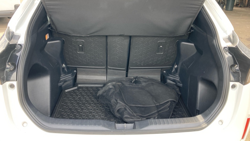 Toyota Yaris Cross 1.5 Hybrid Design 5dr CVT Hybrid Estate - Image 13