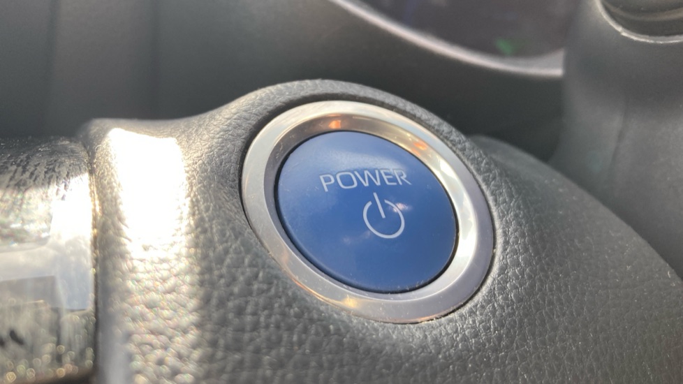 Toyota Yaris Cross 1.5 Hybrid Design 5dr CVT Hybrid Estate - Image 16