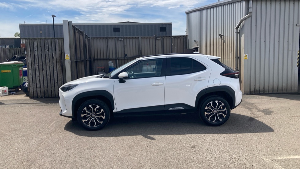 Toyota Yaris Cross 1.5 Hybrid Design 5dr CVT Hybrid Estate - Image 24