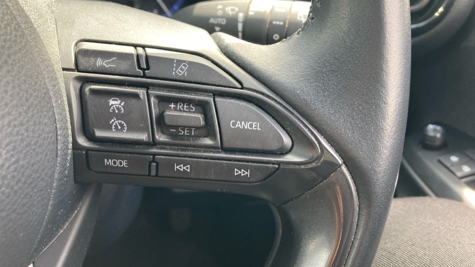 Toyota Yaris Cross 1.5 Hybrid Design 5dr CVT Hybrid Estate - Image 30