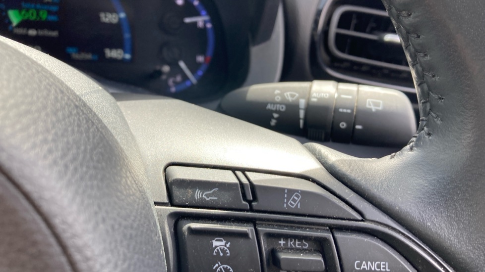 Toyota Yaris Cross 1.5 Hybrid Design 5dr CVT Hybrid Estate - Image 32