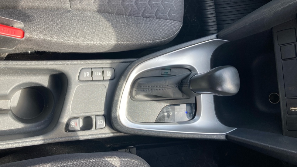 Toyota Yaris Cross 1.5 Hybrid Design 5dr CVT Hybrid Estate - Image 37