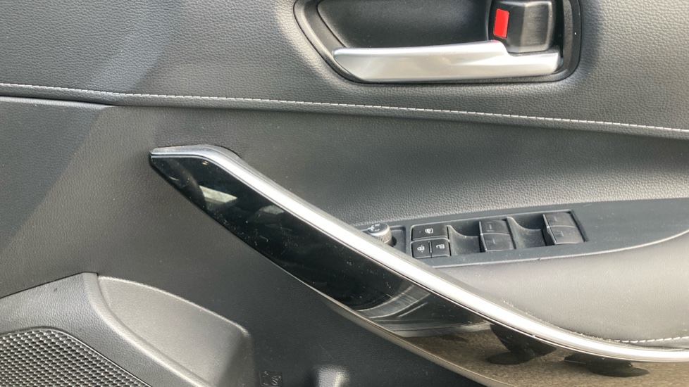 Toyota Corolla 1.8 Hybrid Excel 5dr CVT Hybrid Hatchback - Image 20