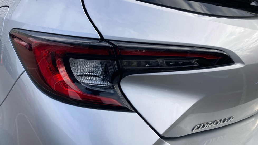 Toyota Corolla 1.8 Hybrid Excel 5dr CVT Hybrid Hatchback - Image 21