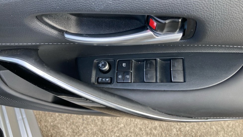 Toyota Corolla 1.8 Hybrid Excel 5dr CVT Hybrid Hatchback - Image 30