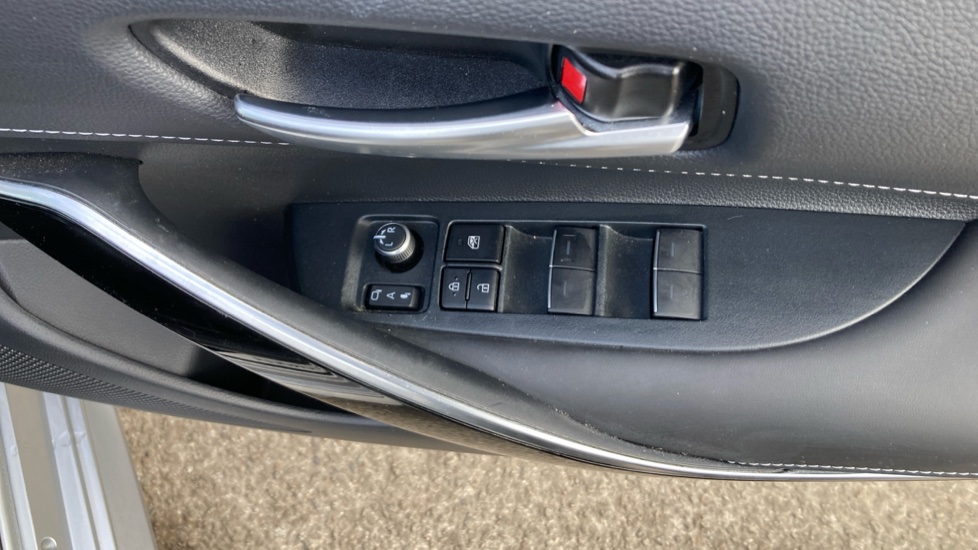 Toyota Corolla 1.8 Hybrid Excel 5dr CVT Hybrid Hatchback - Image 32