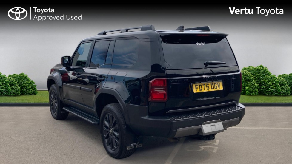 Toyota Land Cruiser 2.8 D-4D 48V 205 Invincible 5dr Auto [Pan Rf/5 St] Diesel Station Wagon - Image 4