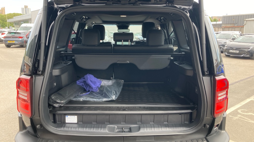 Toyota Land Cruiser 2.8 D-4D 48V 205 Invincible 5dr Auto [Pan Rf/5 St] Diesel Station Wagon - Image 13