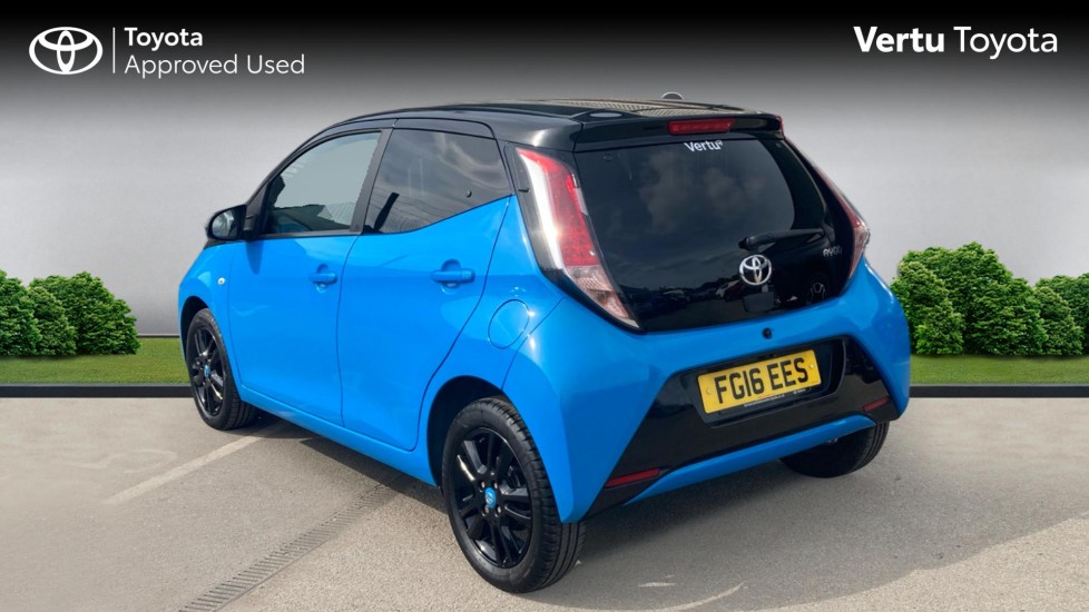 Toyota Aygo 1.0 VVT-i X-Cite 2 5dr Petrol Hatchback - Image 4