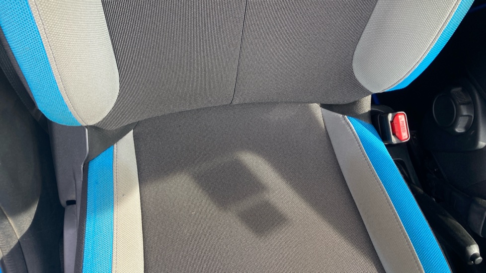 Toyota Aygo 1.0 VVT-i X-Cite 2 5dr Petrol Hatchback - Image 14
