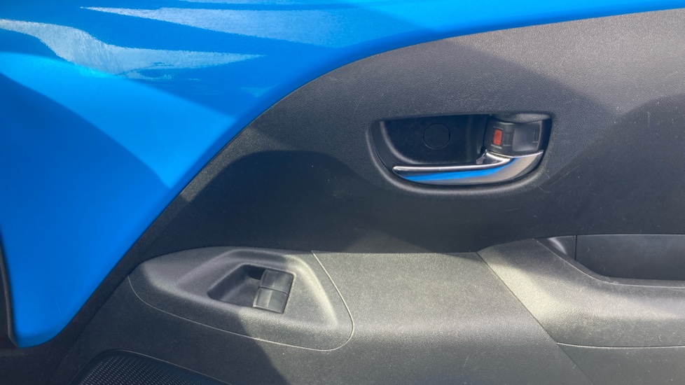 Toyota Aygo 1.0 VVT-i X-Cite 2 5dr Petrol Hatchback - Image 20