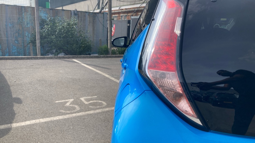 Toyota Aygo 1.0 VVT-i X-Cite 2 5dr Petrol Hatchback - Image 21