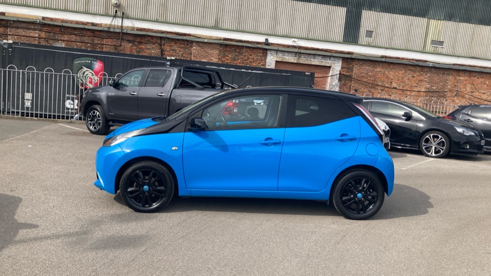 Toyota Aygo 1.0 VVT-i X-Cite 2 5dr Petrol Hatchback - Image 24