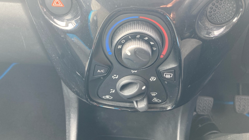 Toyota Aygo 1.0 VVT-i X-Cite 2 5dr Petrol Hatchback - Image 34