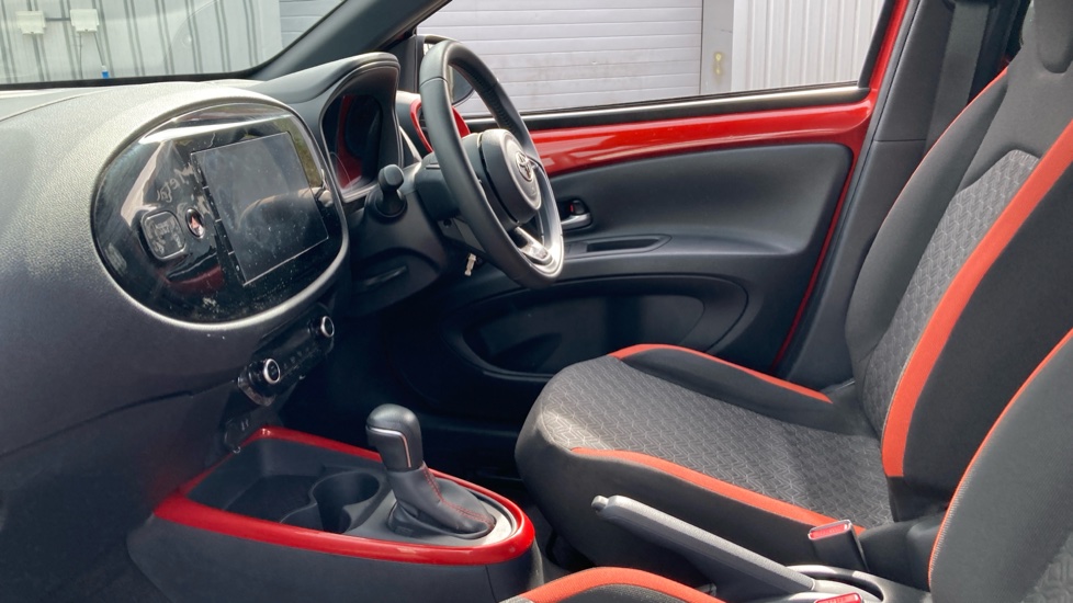 Toyota Aygo X 1.0 VVT-i Edge 5dr Auto Petrol Hatchback - Image 5