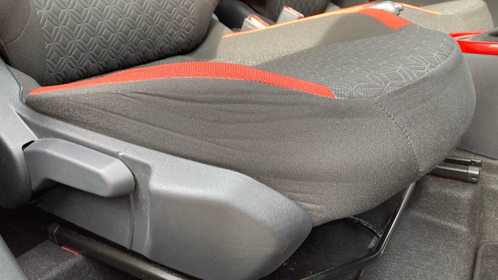 Toyota Aygo X 1.0 VVT-i Edge 5dr Auto Petrol Hatchback - Image 17