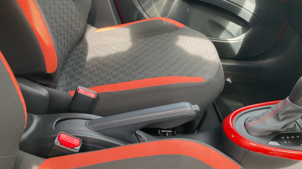 Toyota Aygo X 1.0 VVT-i Edge 5dr Auto Petrol Hatchback - Image 18
