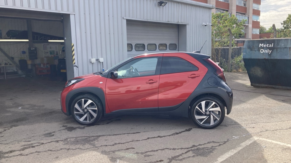 Toyota Aygo X 1.0 VVT-i Edge 5dr Auto Petrol Hatchback - Image 24