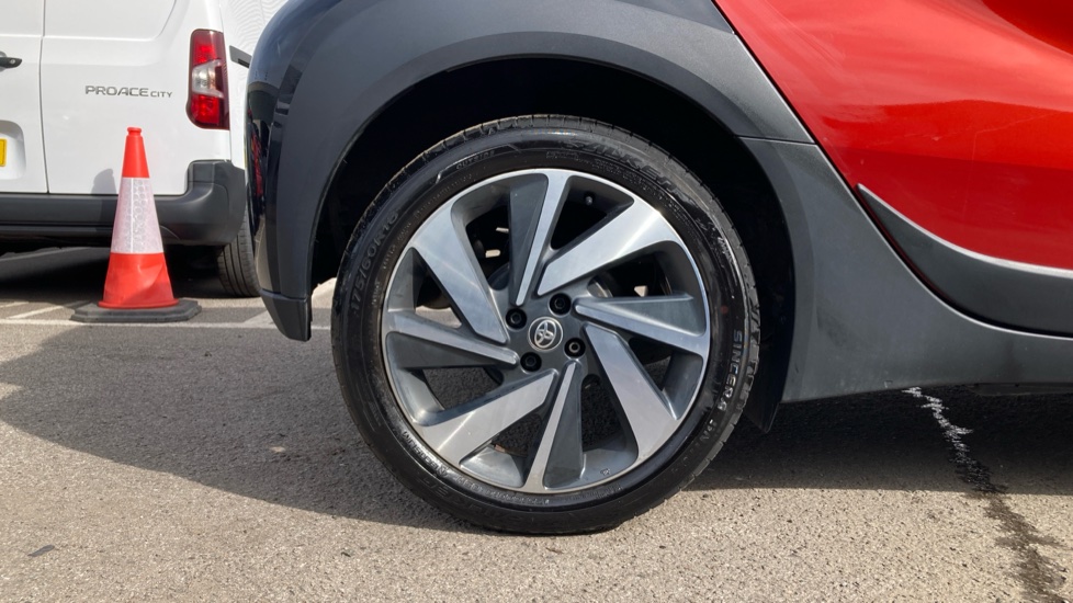 Toyota Aygo X 1.0 VVT-i Edge 5dr Auto Petrol Hatchback - Image 25