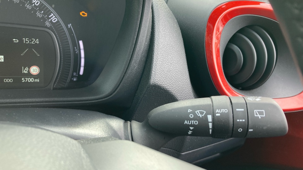 Toyota Aygo X 1.0 VVT-i Edge 5dr Auto Petrol Hatchback - Image 34