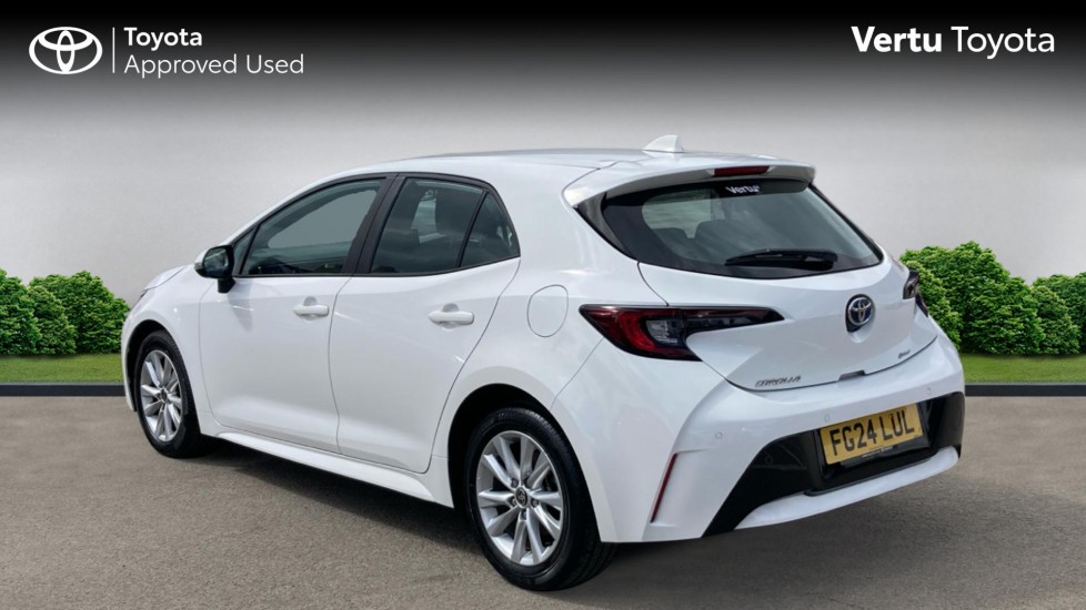 Toyota Corolla 1.8 VVT-i Hybrid Icon 5dr CVT Hybrid Hatchback - Image 4