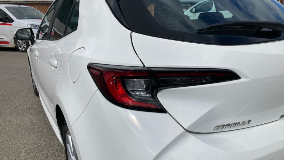 Toyota Corolla 1.8 VVT-i Hybrid Icon 5dr CVT Hybrid Hatchback - Image 21