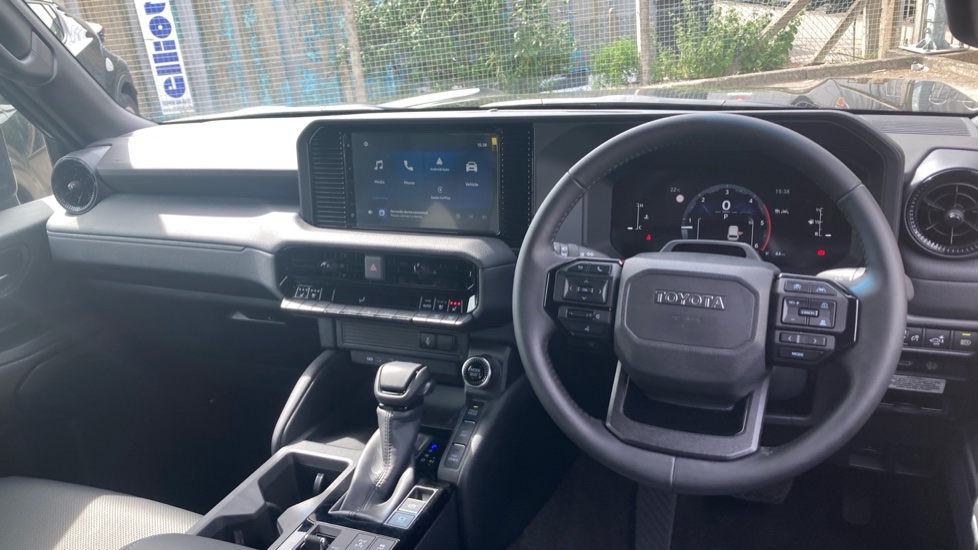 Toyota Land Cruiser Diesel 2.8D 205 Commercial Auto - Image 6